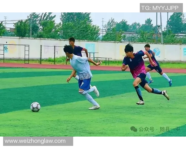 大学足球简报:聚焦校园联赛精彩瞬间与球员成长故事 大学足球简报:聚焦校园联赛精彩瞬间与球员成长故事